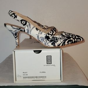 Riley Signature by Shoedazzle Floral Kitten Pump